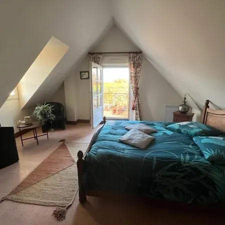 Retraite Paisible Avec Cheminée, étang Privé Et Près Du Mans - Fr-1-410-382 Séjour à la campagne *