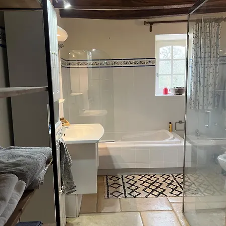 Retraite Paisible Avec Cheminee, Etang Prive Et Pres Du Mans - Fr-1-410-382