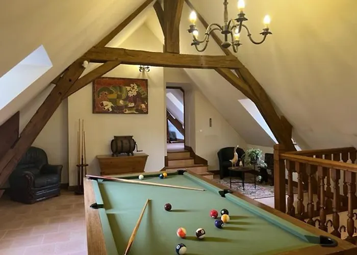 Retraite Paisible Avec Cheminee, Etang Prive Et Pres Du Mans - Fr-1-410-382 *