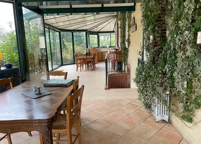 Retraite Paisible Avec Cheminee, Etang Prive Et Pres Du Mans - Fr-1-410-382 *