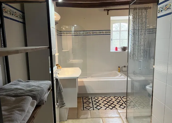 Retraite Paisible Avec Cheminee, Etang Prive Et Pres Du Mans - Fr-1-410-382